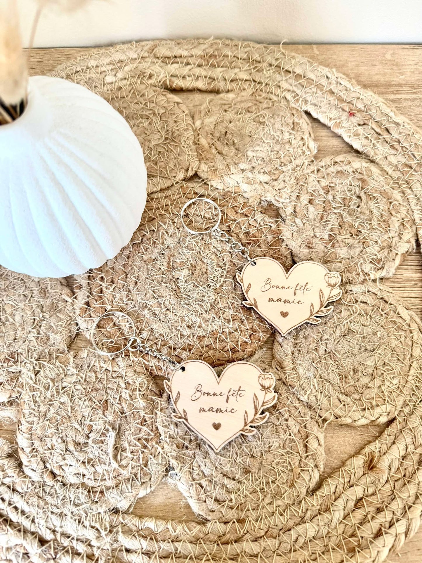 Porte clé bois coeur Mamie