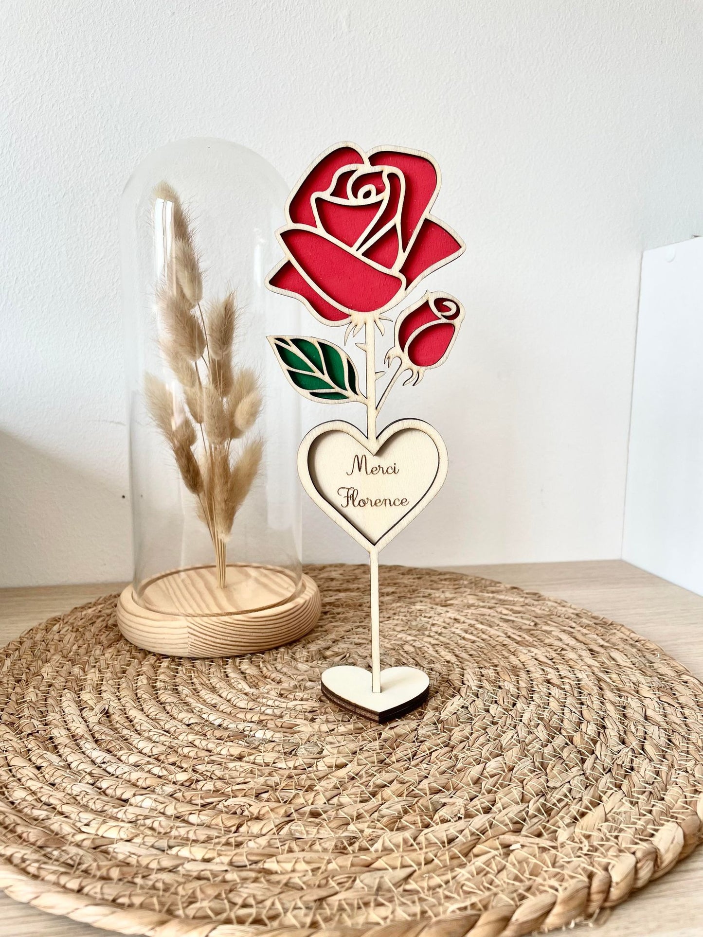 Rose en bois Merci + prénom avec socle