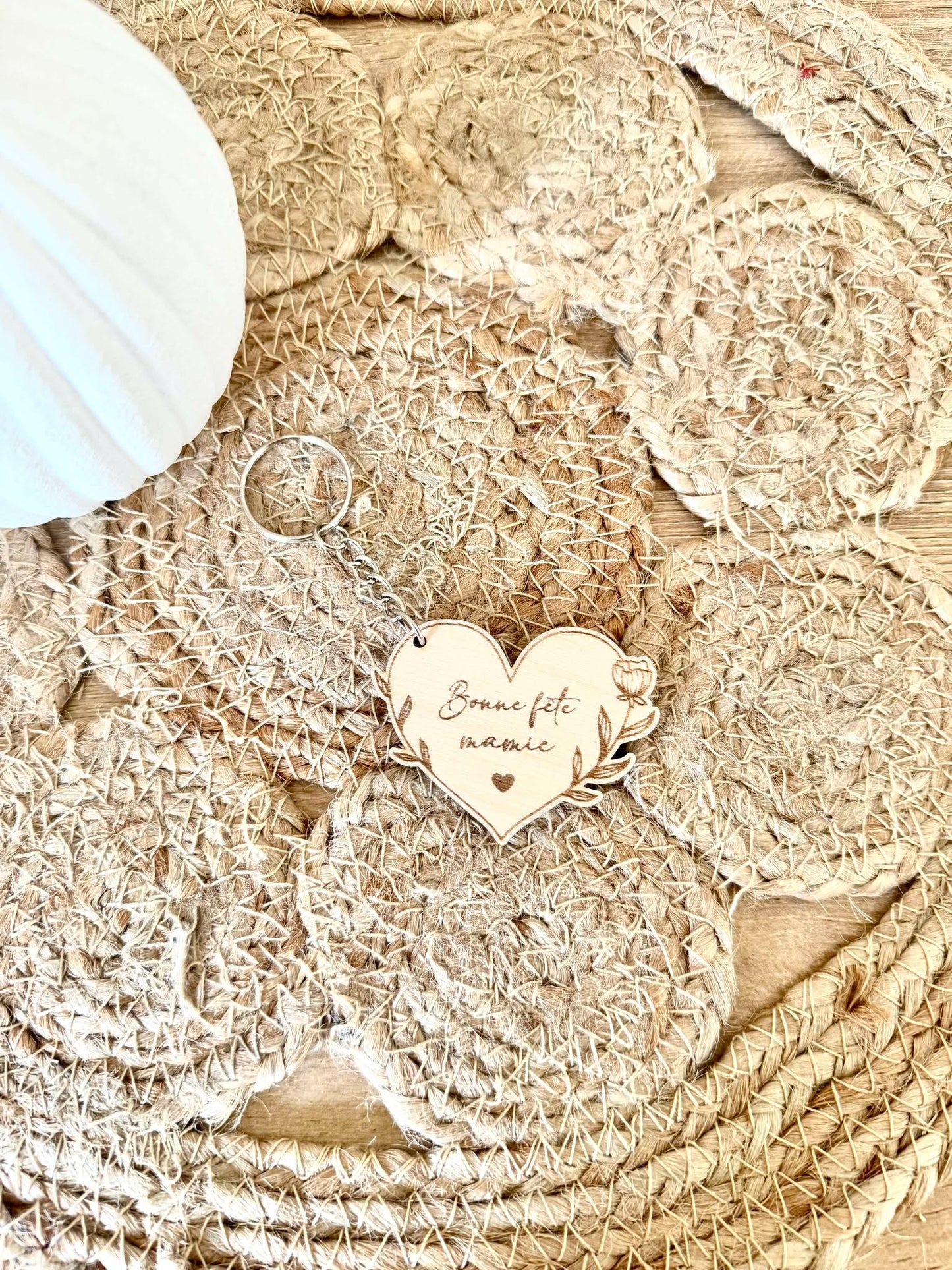 Porte clé bois coeur Mamie