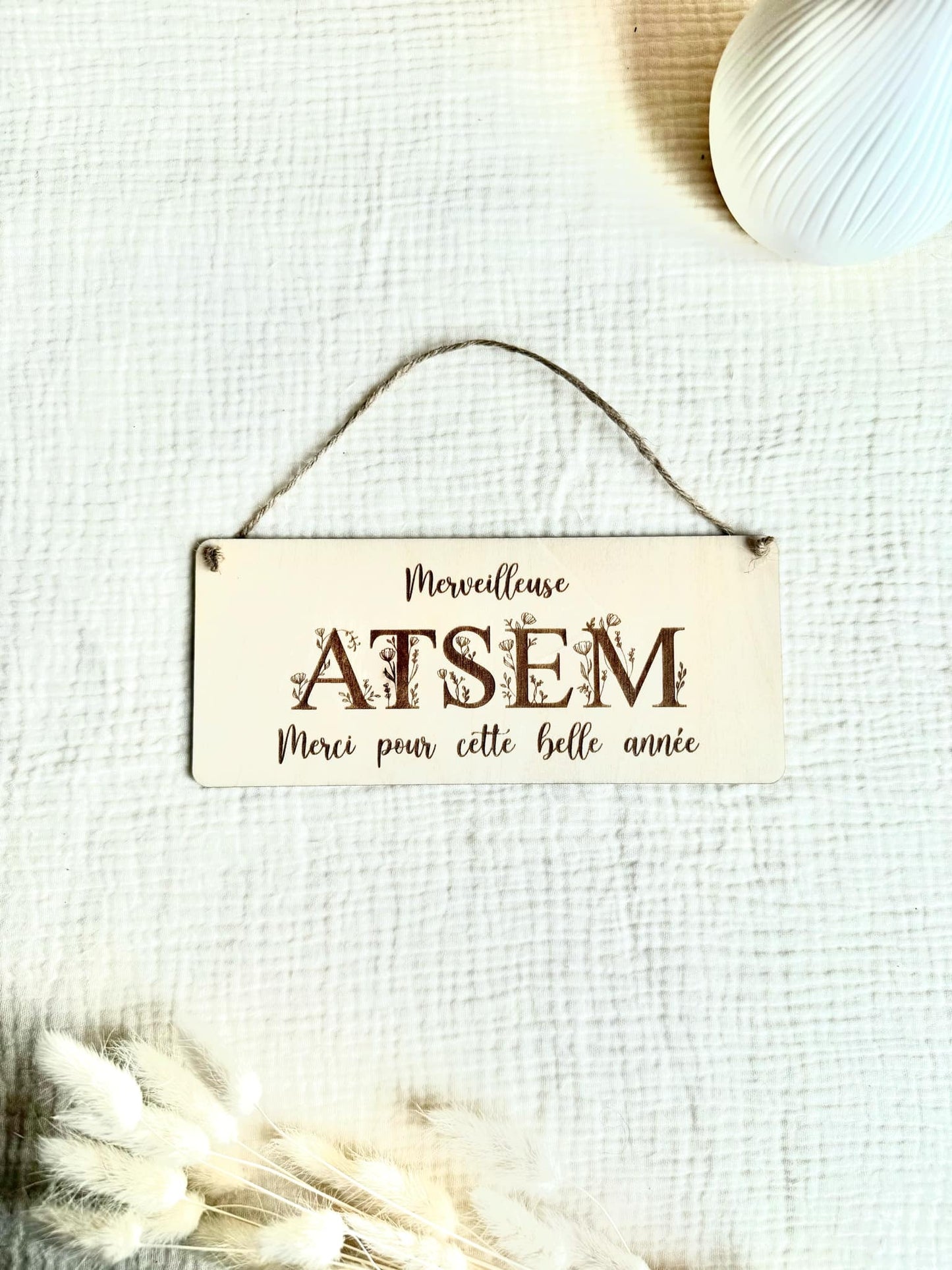 Décoration à suspendre ATSEM fleuris